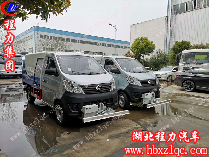 湖北程力小型長(zhǎng)安路面清洗車（國(guó)五）